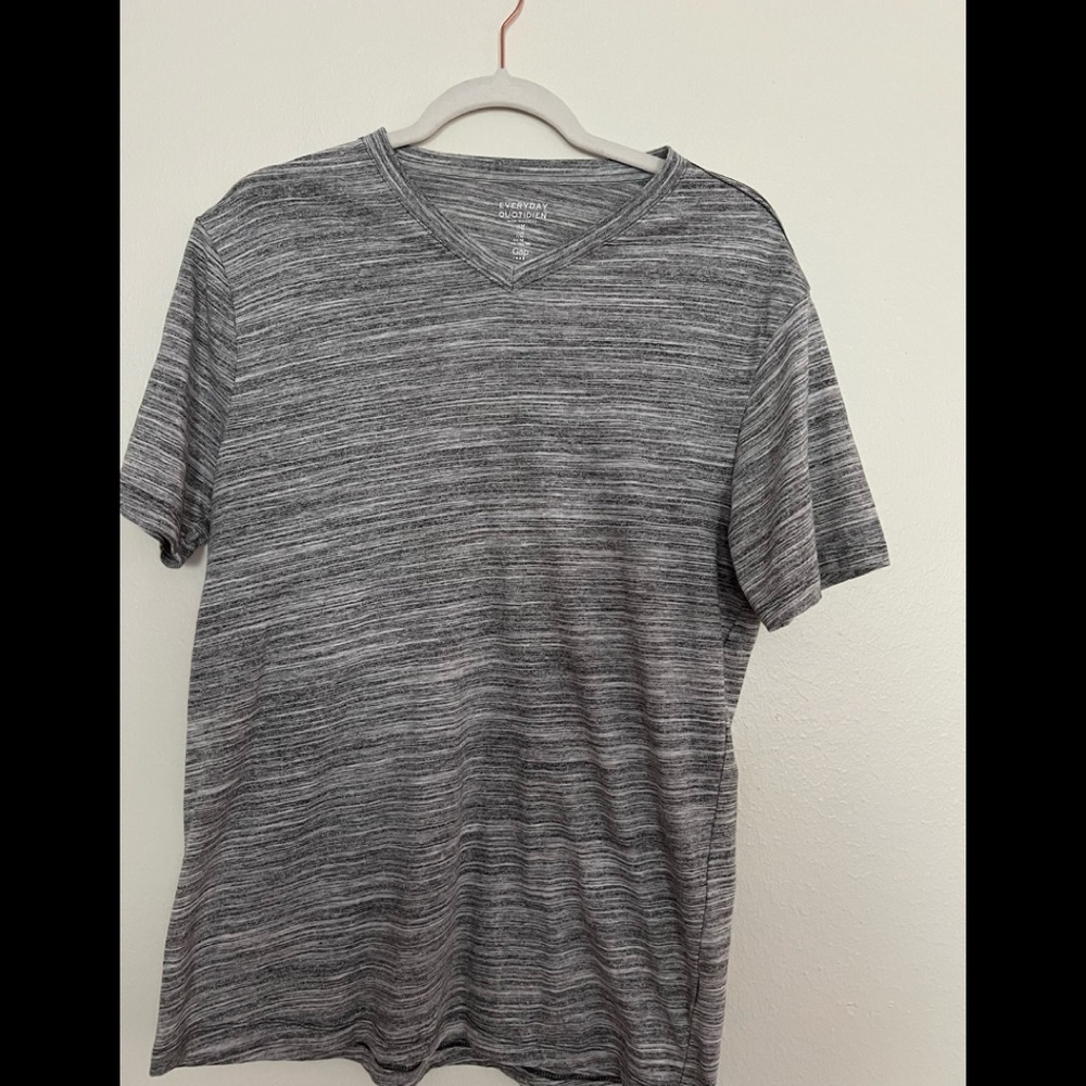 GAP Everyday Gray tee